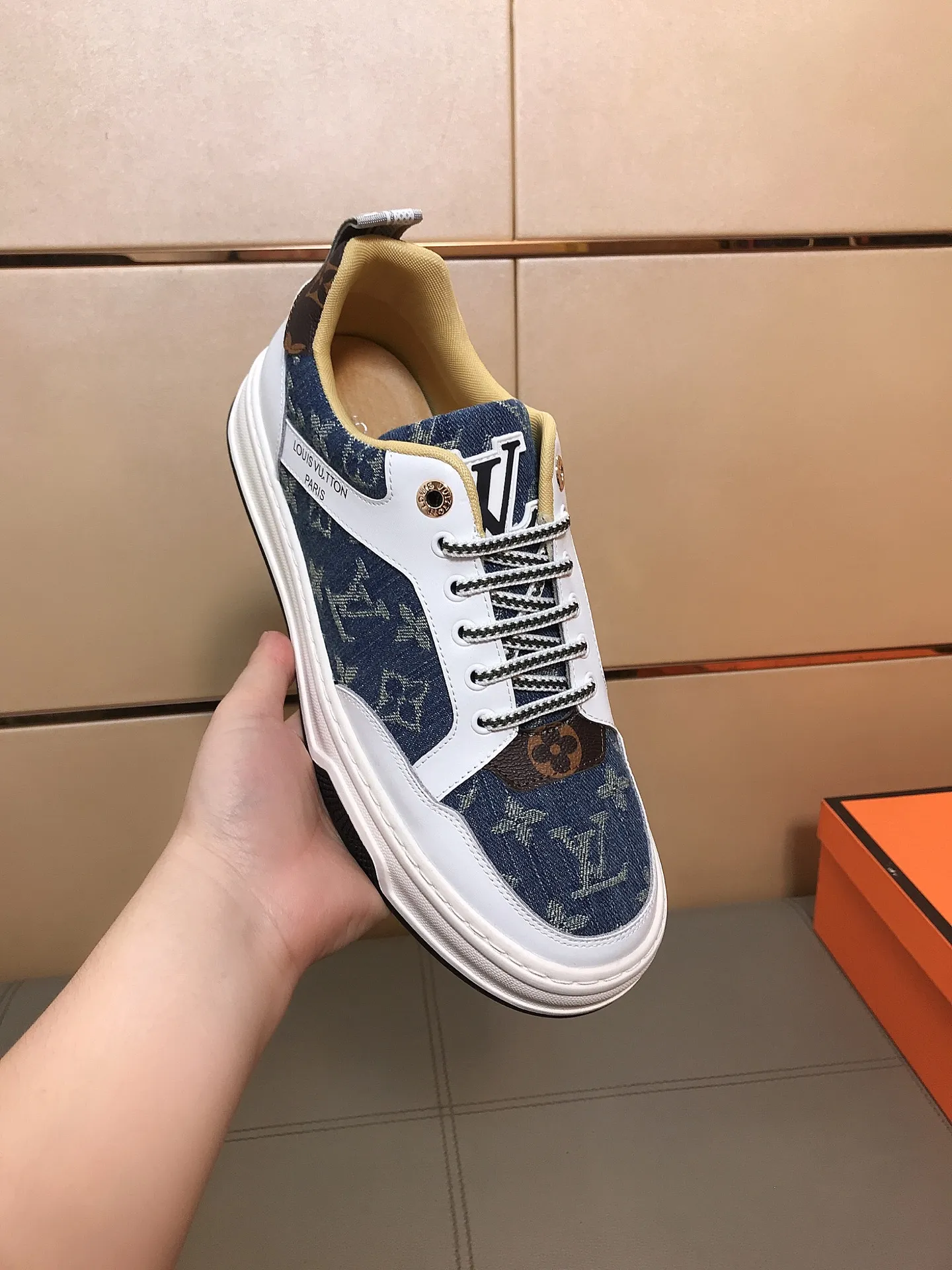 Ex-factory price 380🔥🆕Hot model [Louis Vuitton] LV🔝New Korean style casual men's shoes, high-end brand, the upper is made of Italian imported cowhide + brand printed fabric, and pigskin feet are made🔥, making walking more convenient and comfortable! Amazing work [color]! Create a fashionable personality to set off your uniqueness! A must-have for trendy men! Classic🔥Size: 38-44
